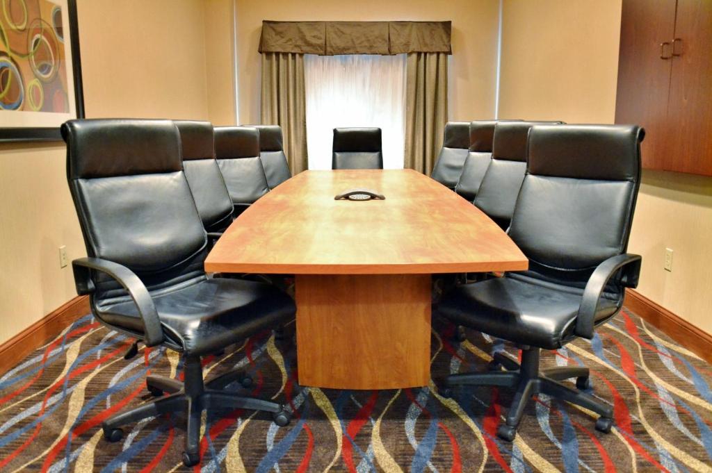 Holiday Inn Express & Suites Center Township, an IHG Hotel image
