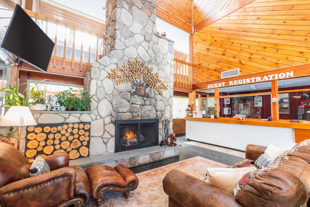Fireside Inn & Suites Gilford image