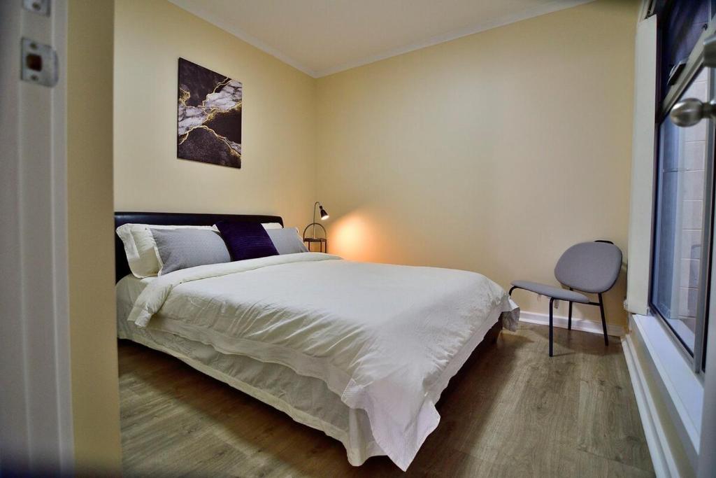 3-Bedroom Townhouse in Heart of Adelaide with Parking photo 3