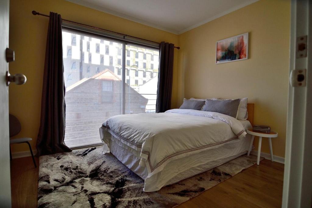 3-Bedroom Townhouse in Heart of Adelaide with Parking photo 4