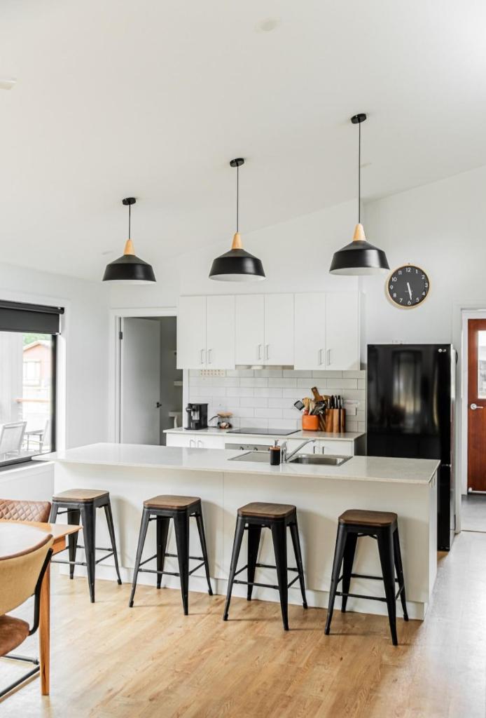 Jimmara House Modern central holiday home photo 4