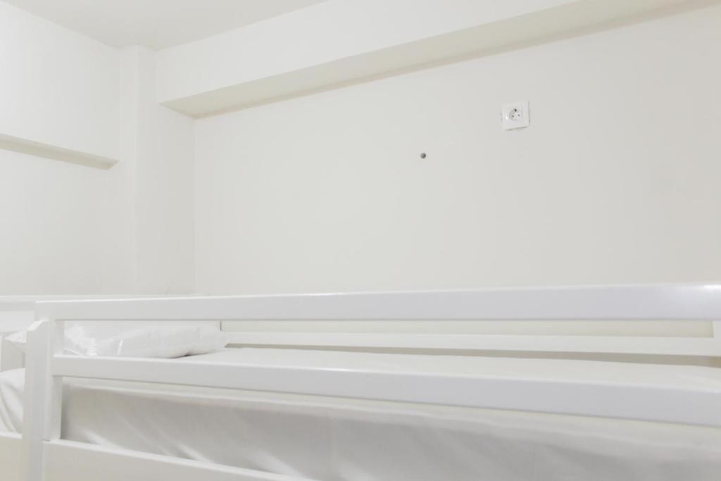 Unique and Fresh 2BR Parkland Avenue Apartment By Travelio