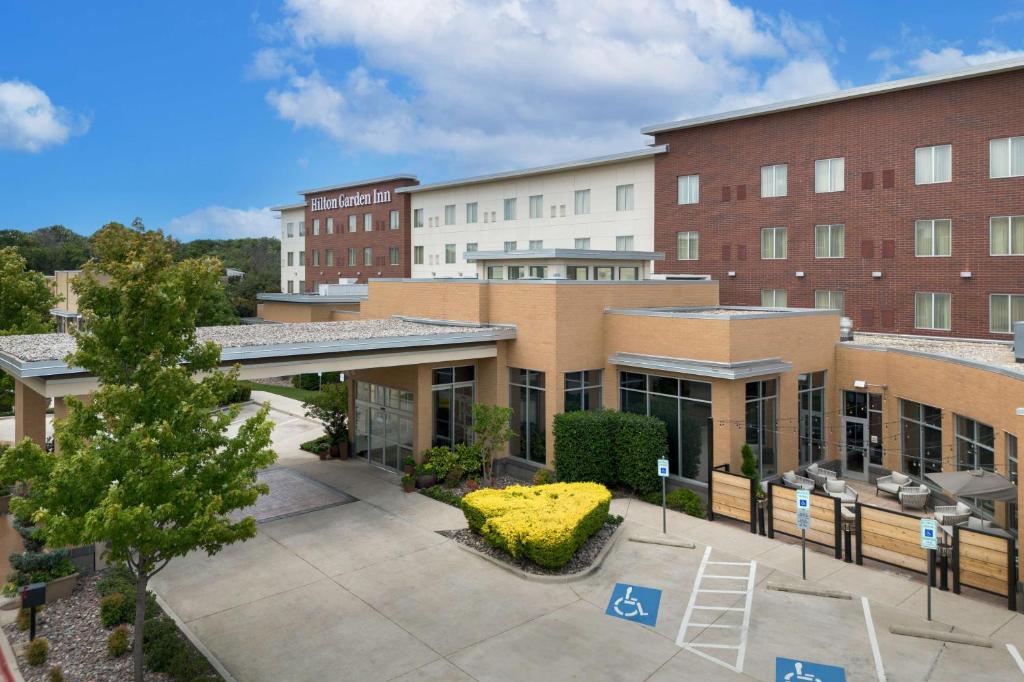 Hilton Garden Inn Fort Worth Medical Center image