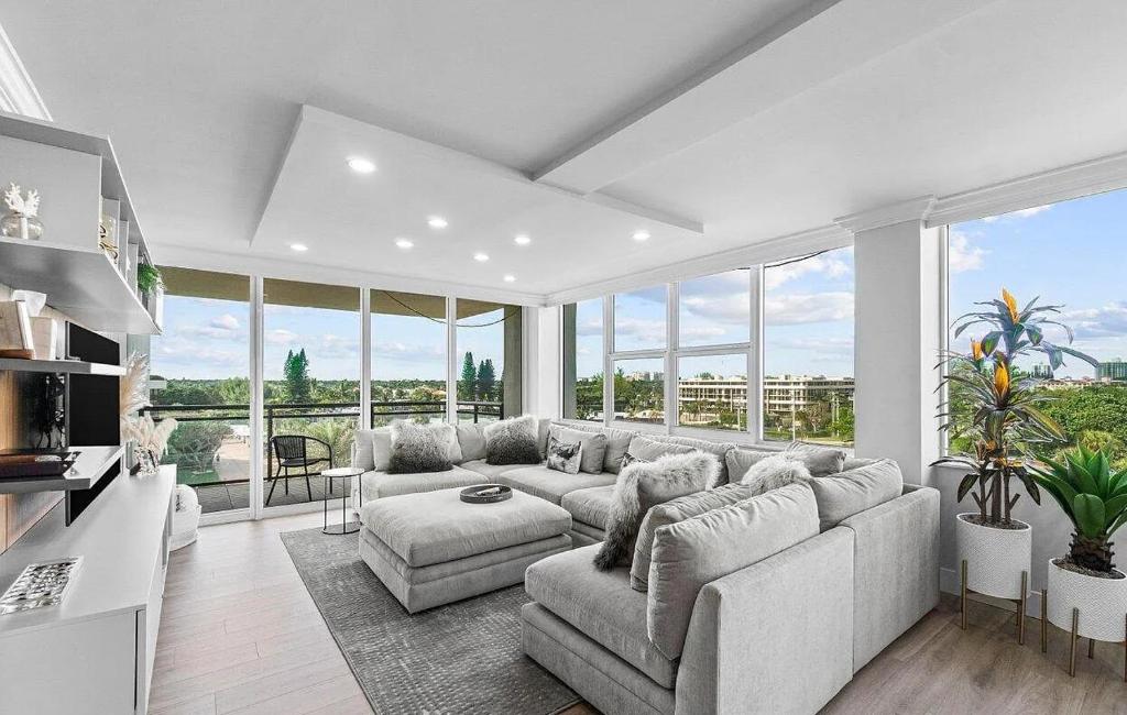 Charming 2-Bedroom Oceanfront Retreat image