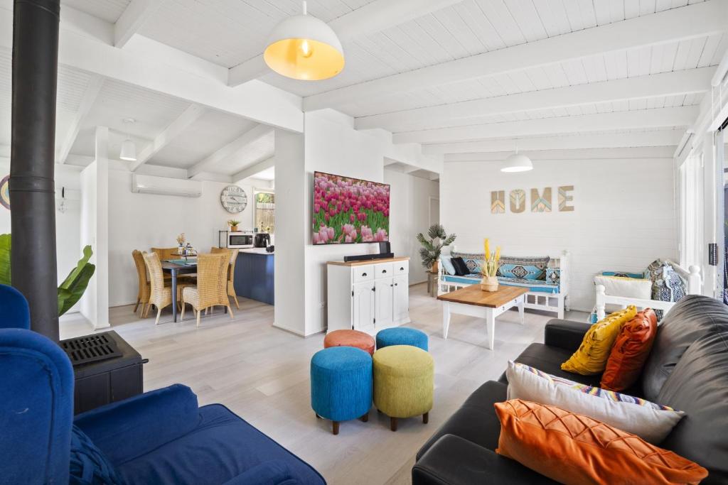 Spacious Home with Pool & BBQ Near Rosebuds Beach