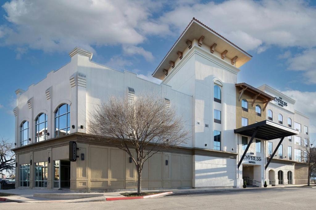 Wyndham Garden San Antonio Riverwalk/Museum Reach image
