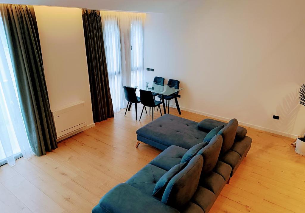 Tirana Sunset Retreat Stylish Loft by the Lake Park photo 3