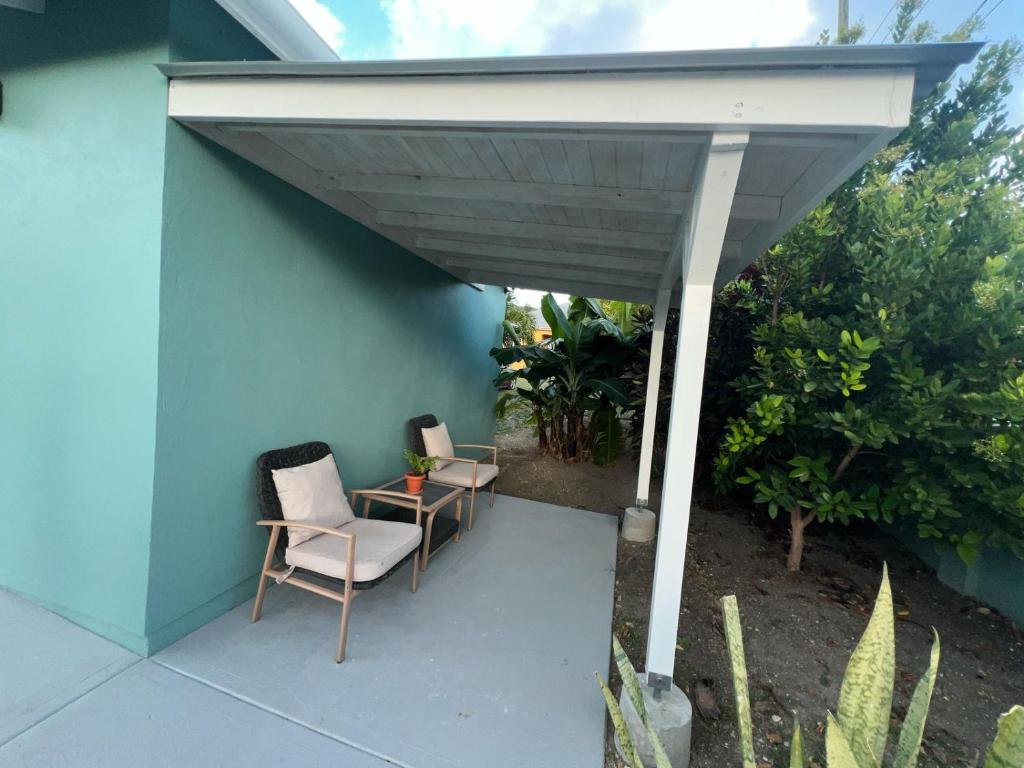 Serenity Cove Cottage photo 2