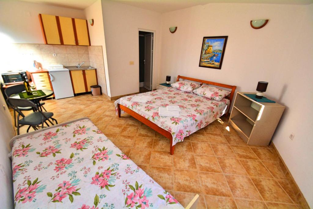 Студио (Номер-студио (для 3 взрослых)), Kjara Apartments