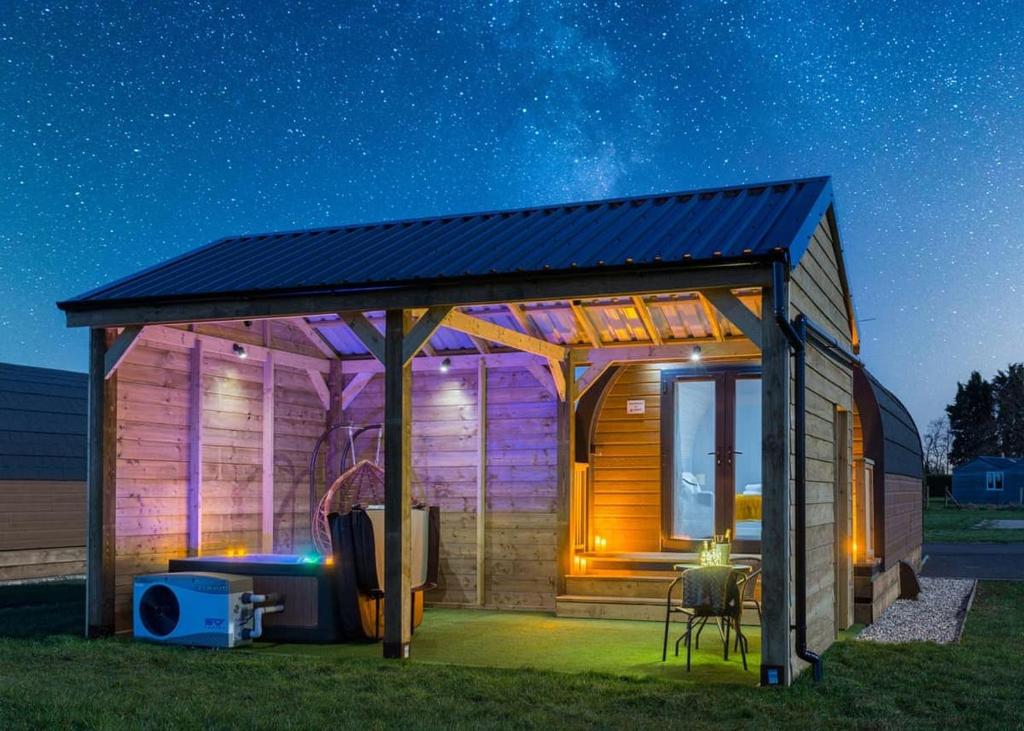 Bowbrook Lodges - Tap to explore photos