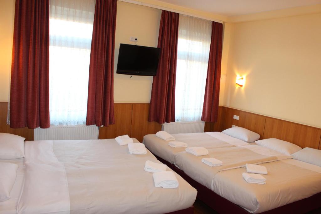 Семейный (Пятиместный номер (для 5 взрослых)), Altan Hotel