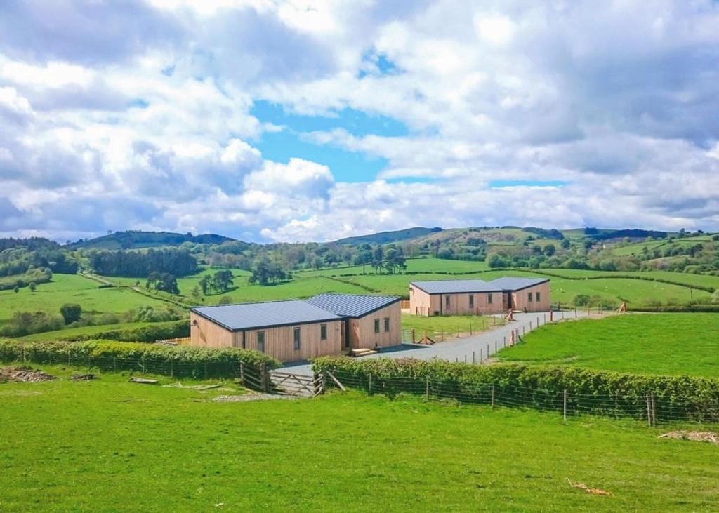 Castle Pren Lodges - Tap to explore photos