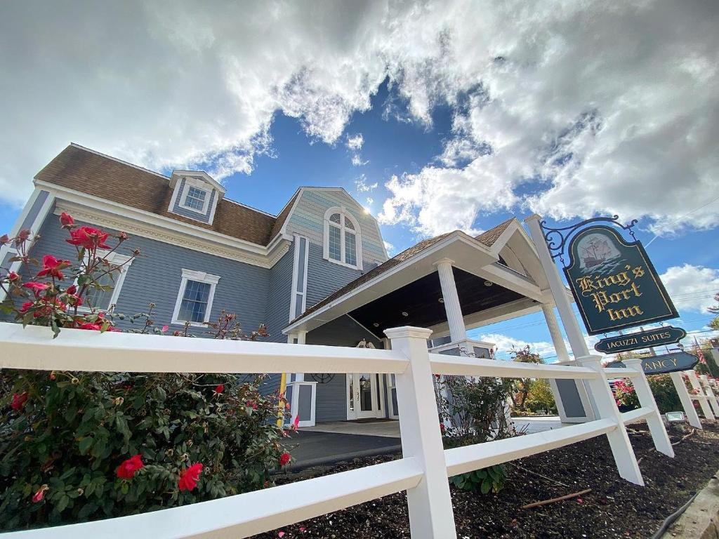 Kings Port Inn image
