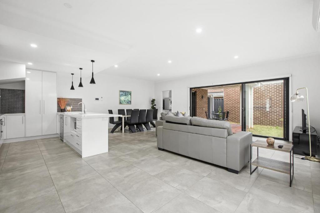 Domi Rentals - The Browns Residence