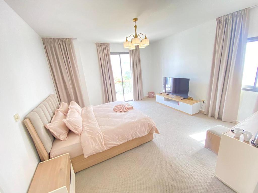 Dinar - villa master bedroom photo 2