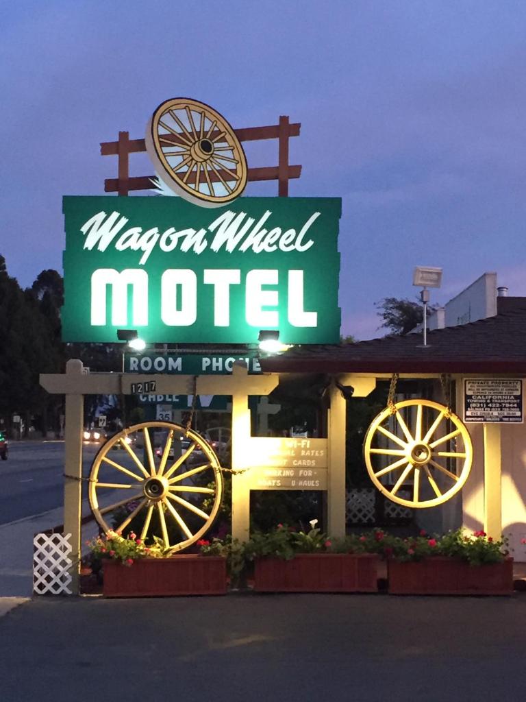 Wagon Wheel Motel image