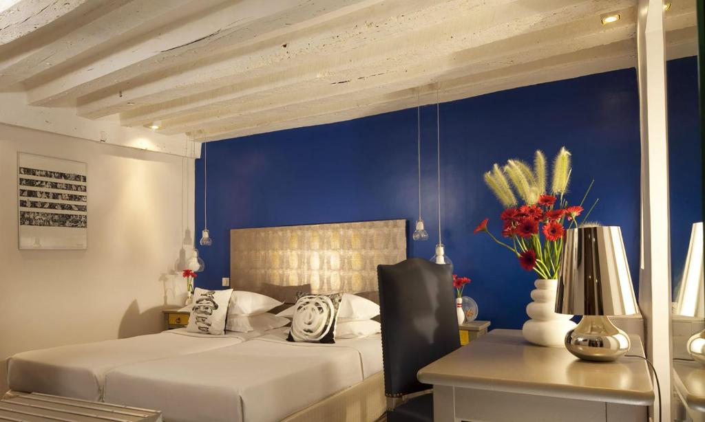 Двухместный (Улучшенный двухместный номер с 1 кроватью), Hôtel Sèvres Saint Germain