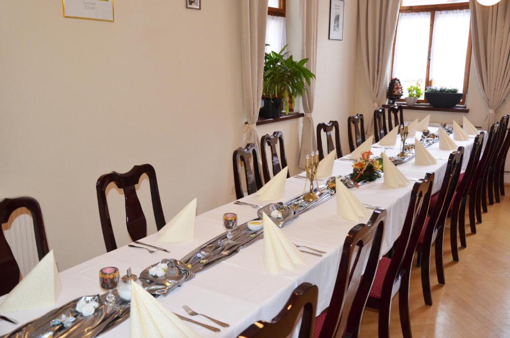 Hotel Zur Hallenburg photo 4