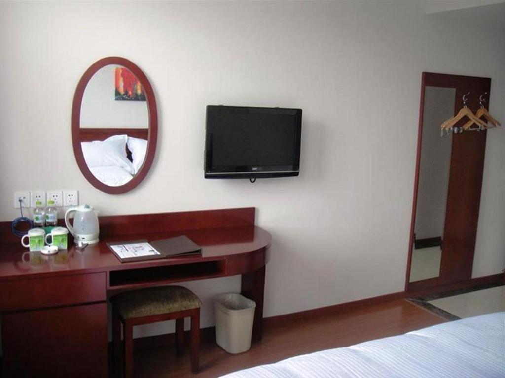 Двухместный (Номер с кроватью размера «queen-size»), GreenTree Inn Zhejiang Ningbo East Bus Station Express Hotel