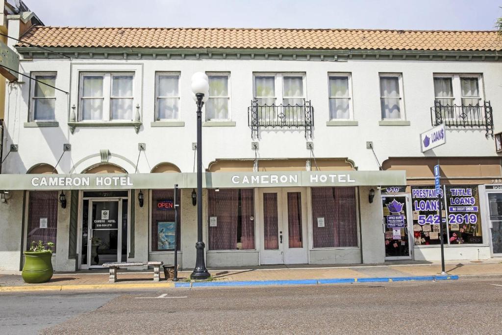 OYO Historic Cameron Hotel Brownsville I-69E image