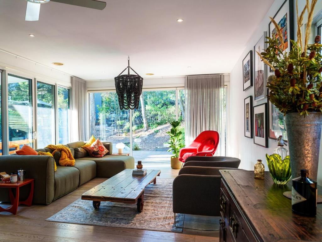 Signature Accommodation Montez House Pool Retreat photo 1