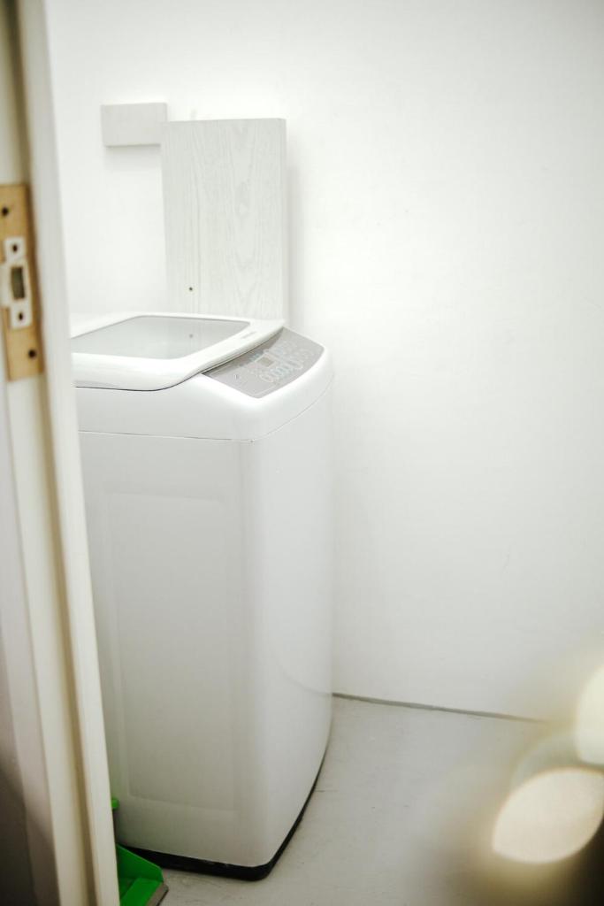 AR10 1BR Voice Operated Unit - Tap to explore photos