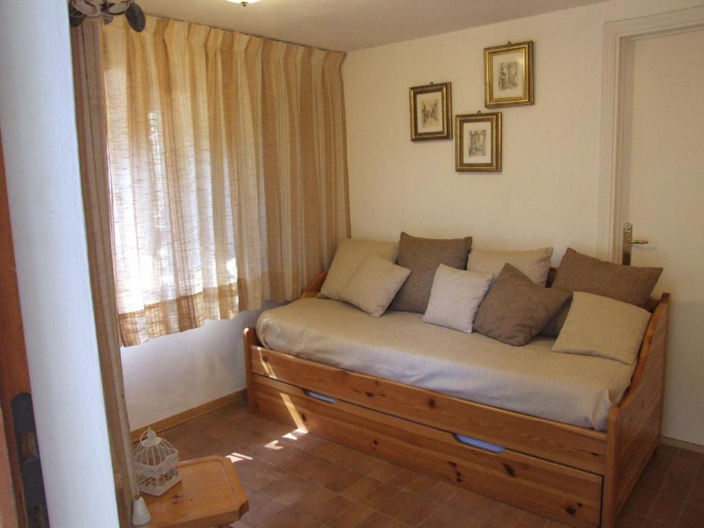 Cozy Holiday Home in Tuscany near wooded area photo 2