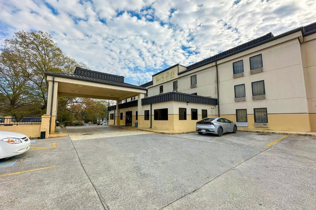 OYO Hotel Rome West GA image
