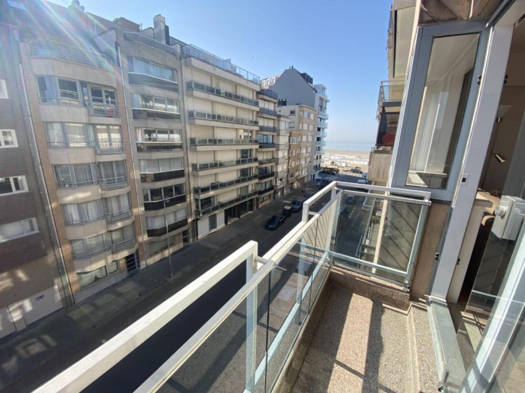 Apartment in Knokke-Heist with 2 terraces photo 4