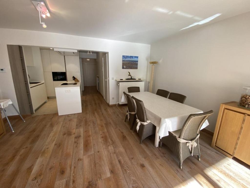 Apartment in Knokke-Heist with 2 terraces photo 1