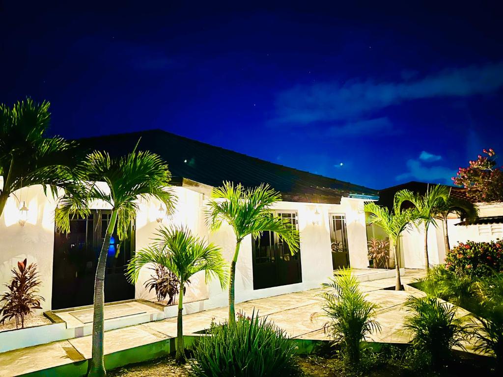 Eagle Stays Aruba-NEW Luxurious One Bedroom Apartment Near Eagle Beach! photo 1