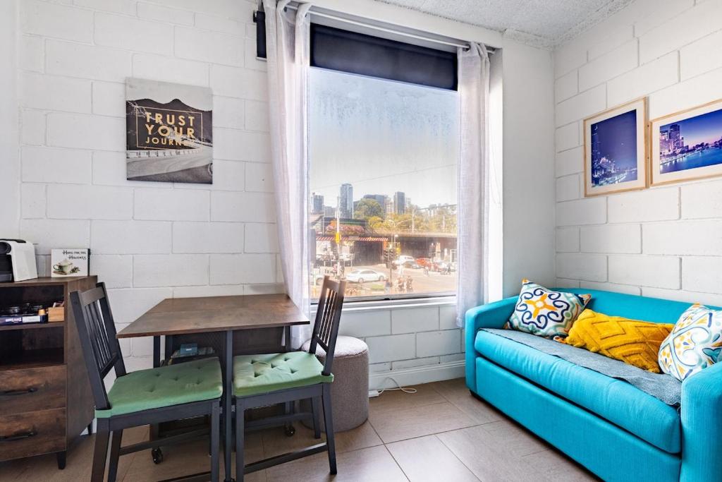 Prime Location - Newly renovated Quaint 1BR Apt! photo 3