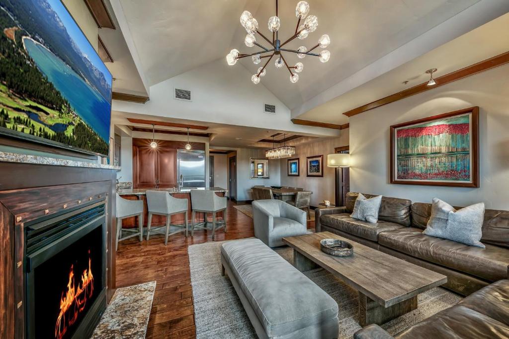 Constellation Residences image