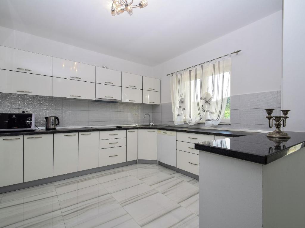 Modern Relaxing Villa in Zaton photo 2