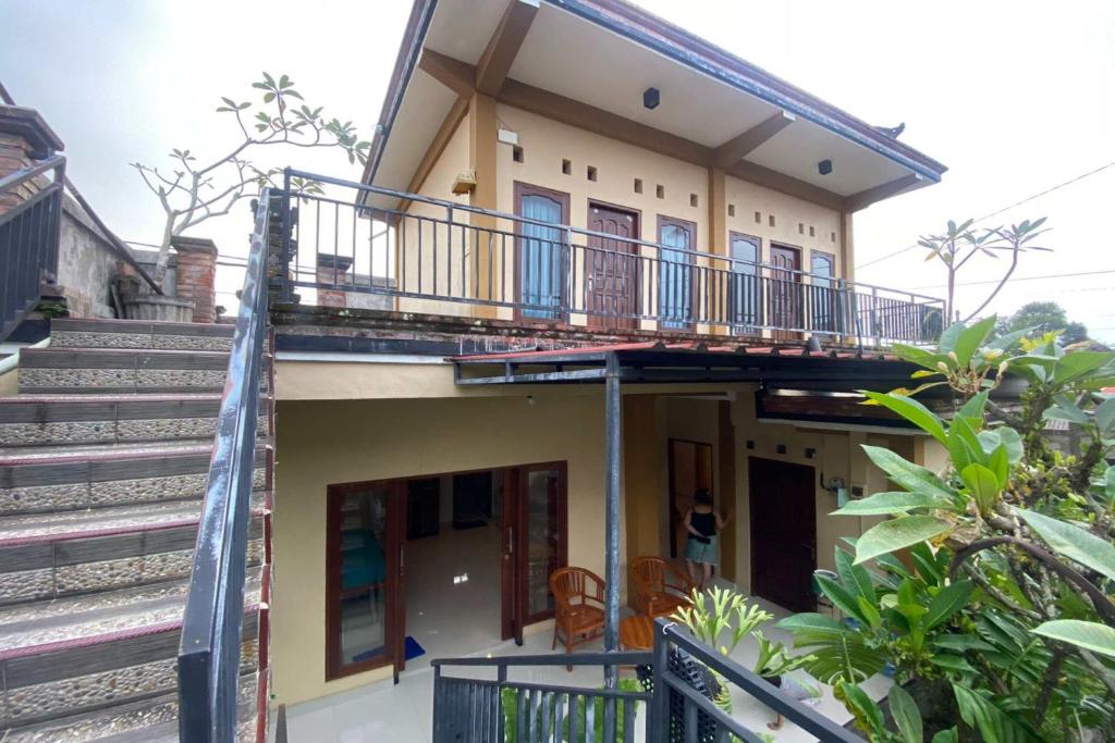 Capital O 93881 Jero House