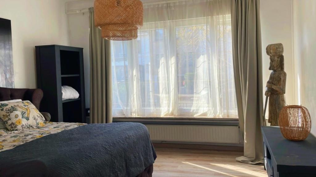 Sunny apartment near atomium parking free photo 2