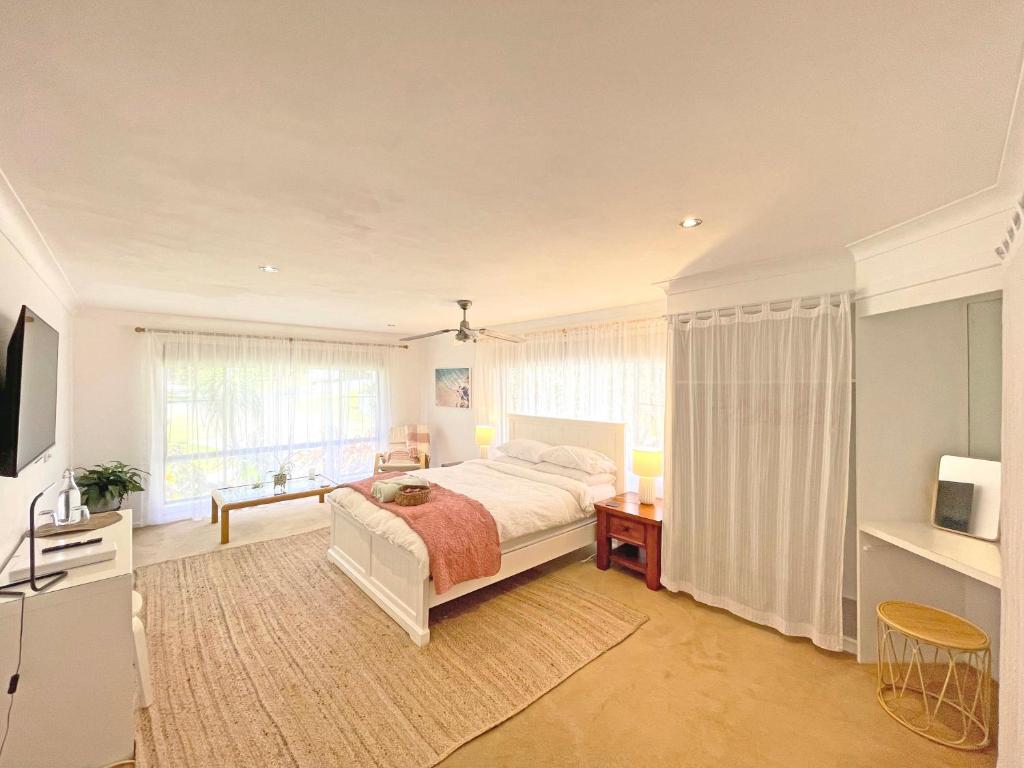 Rainbow House at Mullaway Beach photo 1