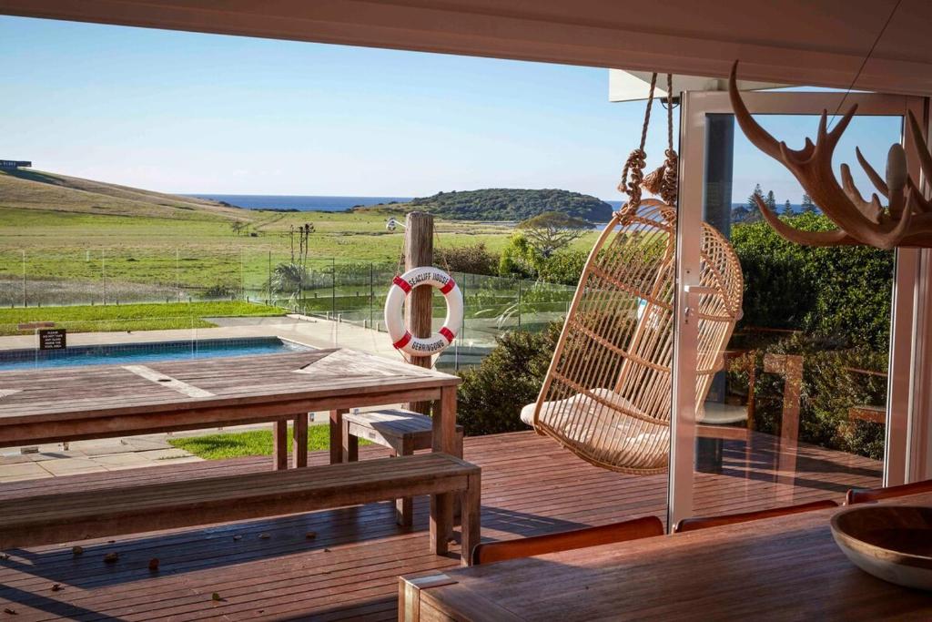 Seacliff House 10 bedrooms with Ocean & Dairy Country Views photo 4