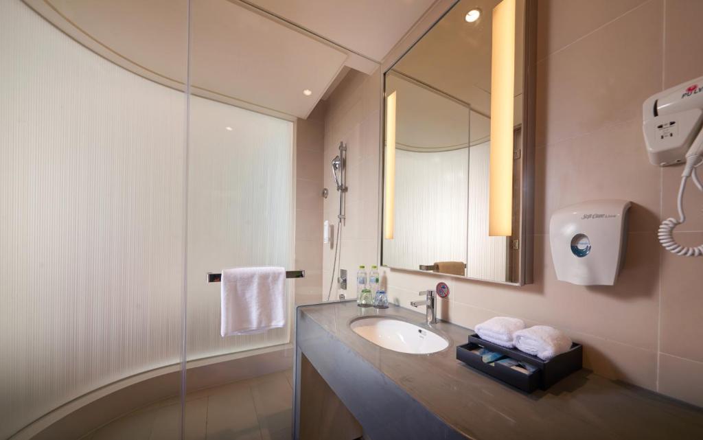 Holiday Inn Express Chengdu Huanhuaxi, an IHG Hotel photo 3