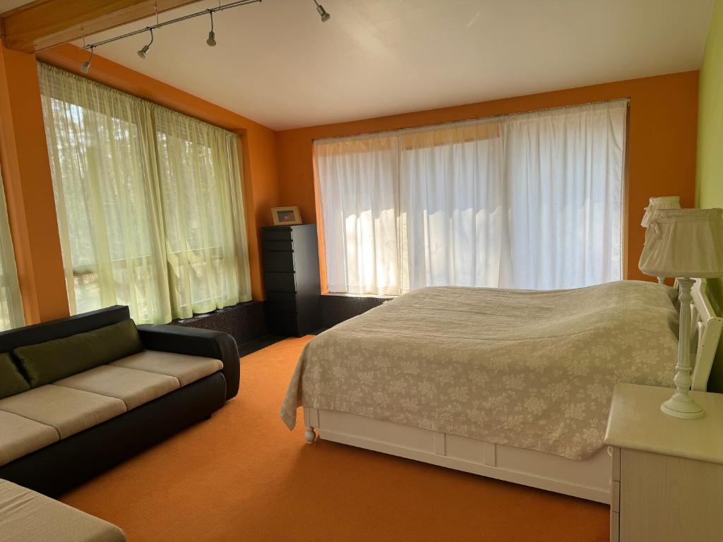 Wildwood Spa Villa - Tap to explore photos