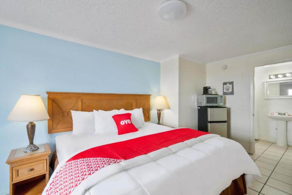OYO Hotel Rockport- Bay View Room Type - Full Bed