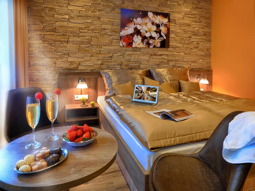 Двухместный (Двухместный номер Делюкс с 1 кроватью), Hotel Viktor