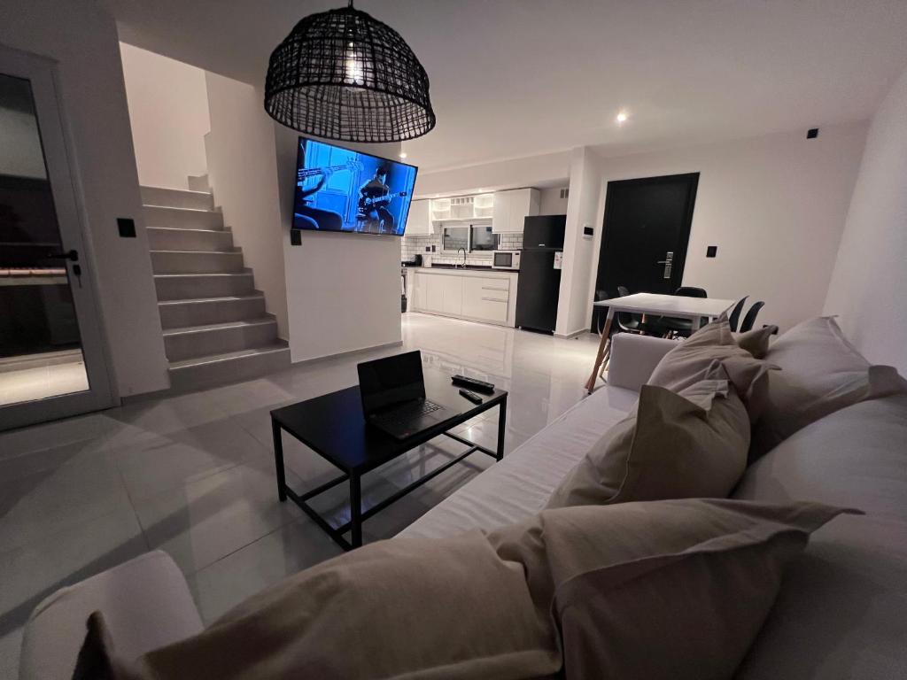 2 Habitaciones A Estrenar con Parrilla y Cochera
