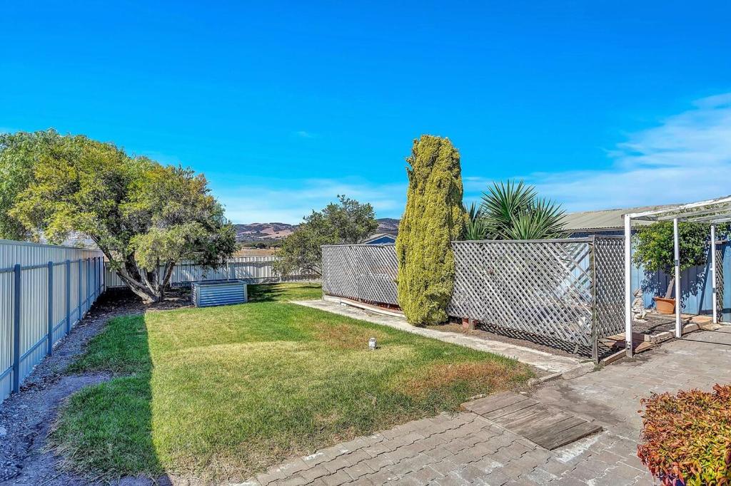 Charming Coastal Cottage-Steps Away from the Beach photo 3