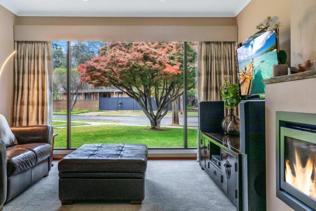 Jensen House - Retro Style with a modern update photo 4