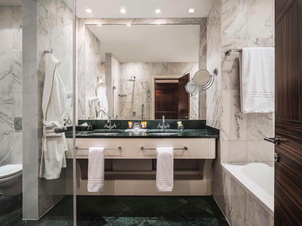 Anantara New York Palace Budapest Hotel - Tap to explore photos