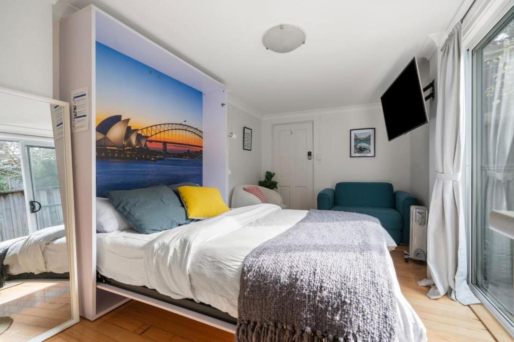 Cosy, Compact and Private Studio Garden Apartment photo 1