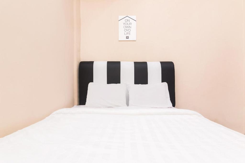 OYO Life 2583 Kost Anggun photo 3