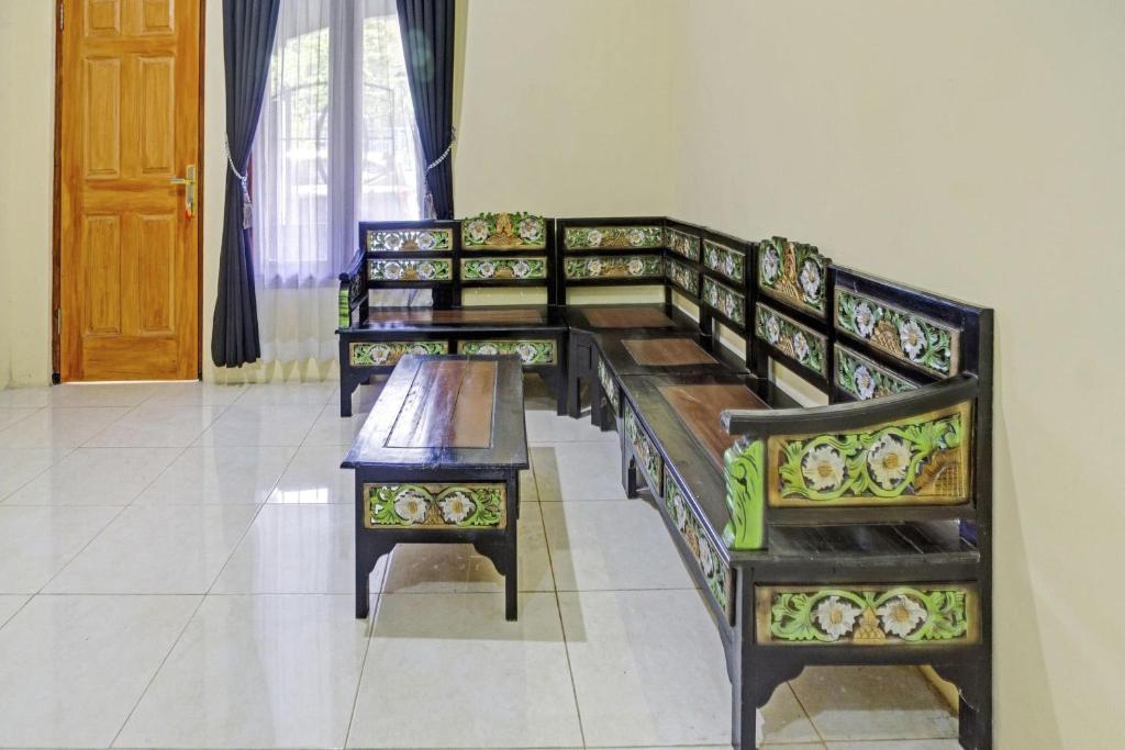 OYO Life 90737 Losmen Aini Syariah photo 2