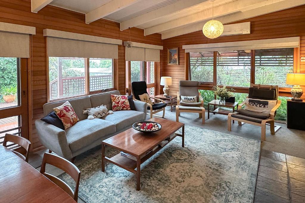 Anchorage Cottage Ventnor, Phillip Island - pet friendly, free WiFi, linen included